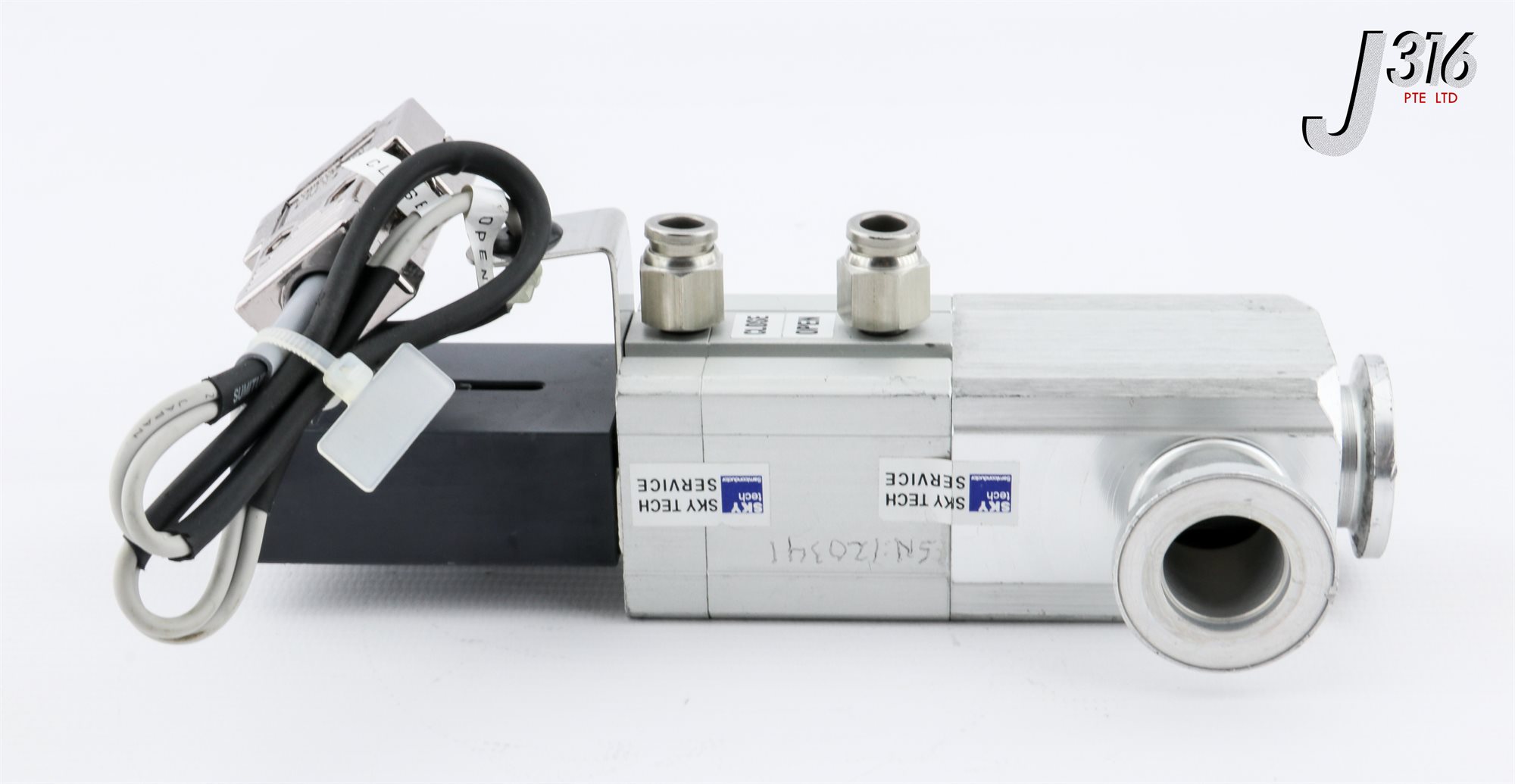 26030 SMC VACUUM ISOLATION VALVE W/ D-A93 AUTO-SWITCH XLG-16-X1085